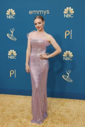 Amanda Seyfried – Emmy Awards 2022 Red Carpet
