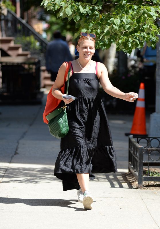 Busy Philipps – Out in New York 09/10/2022