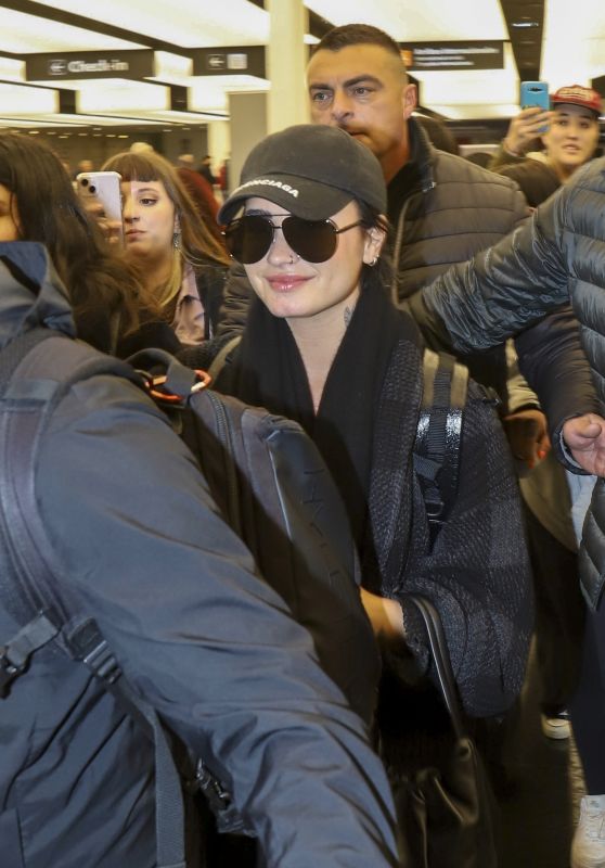Demi Lovato - Out in Buenos Aires 09/08/2022