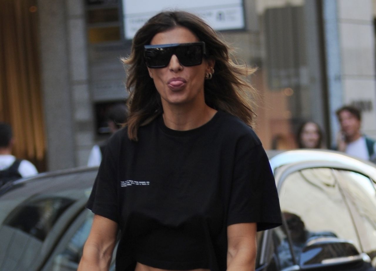 Elisabetta Canalis - Scooter Ride in Milan 09/20/2022 • CelebMafia