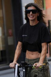 Elisabetta Canalis - Scooter Ride in Milan 09/20/2022 • CelebMafia