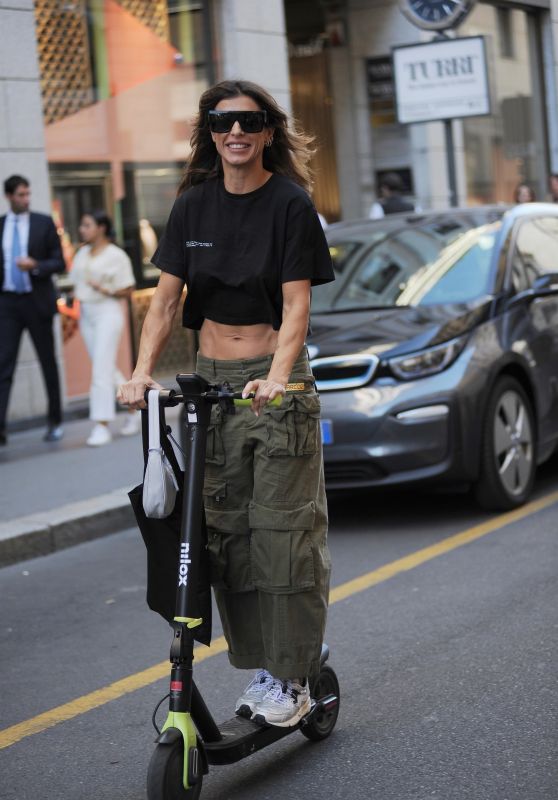 Elisabetta Canalis - Scooter Ride in Milan 09/20/2022