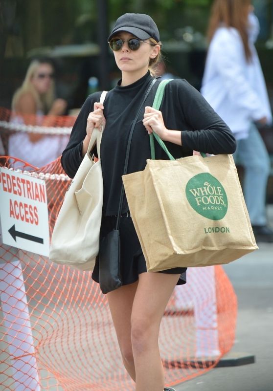 Elizabeth Olsen - Shopping for Groceries in LA 09/14/2022