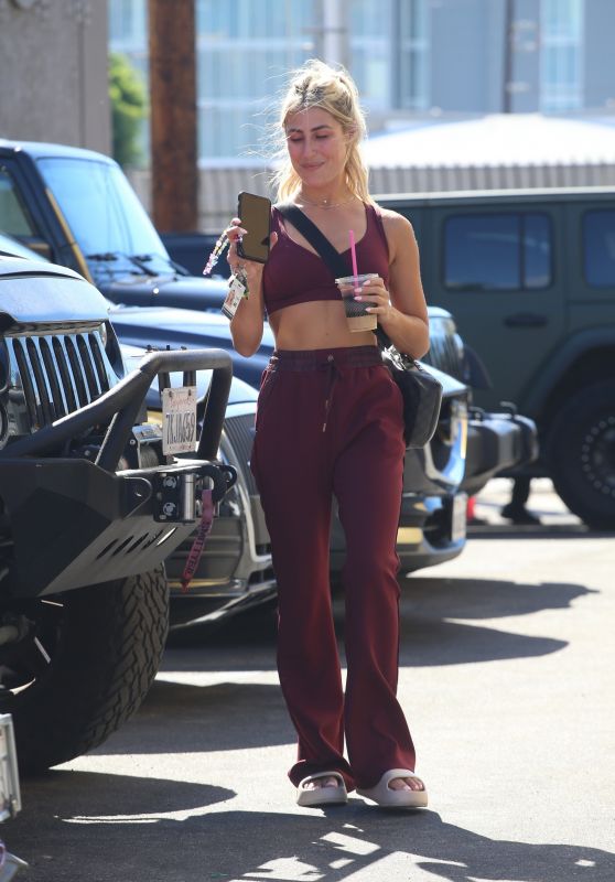 Emma Slater – Head in For Dance Practice in Hollywood 09/11/2022