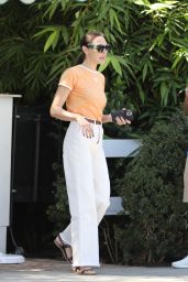 Gal Gadot Casual Chic Style - Hollywood 09/20/2022