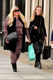 Gemma Collins   Shopping in London 09 21 2022   - 33