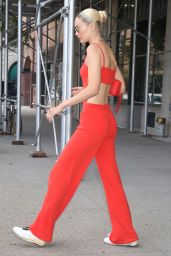 Gigi Hadid   Head to the US Open in NY 08 31 2022   - 33