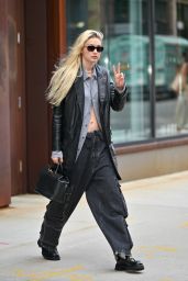Gigi Hadid - Out in New York 09/14/2022