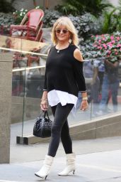 Goldie Hawn in Manhattan’s Midtown Area 09/21/2022