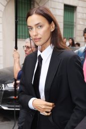 Irina Shayk at the Giorgio Armani Fashion Show in Milan 09 25 2022   - 61