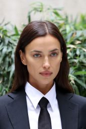 Irina Shayk at the Giorgio Armani Fashion Show in Milan 09 25 2022   - 75