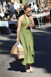 Jennifer Lopez at the Flea Market in LA 09/11/2022