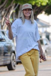 Jessica Hart at Le Jolie Medi Spa in Beverly Hills 09 006 2022   - 97