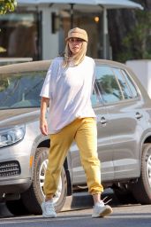 Jessica Hart at Le Jolie Medi Spa in Beverly Hills 09 006 2022   - 7