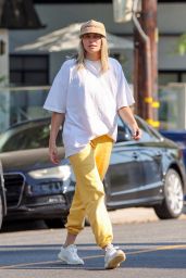 Jessica Hart at Le Jolie Medi Spa in Beverly Hills 09 006 2022   - 53