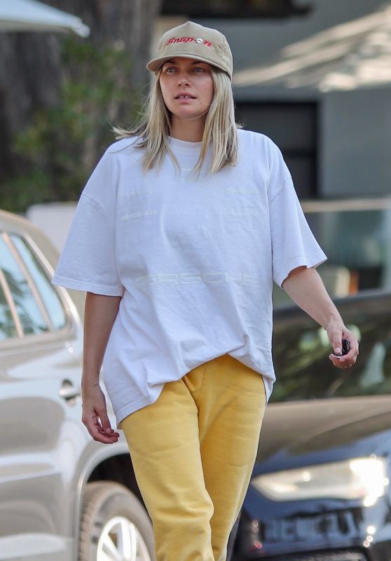 Jessica Hart at Le Jolie Medi Spa in Beverly Hills 09/006/2022