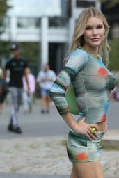 Joy Corrigan - Monse Fashion Show in Battery Park in New York 09/08/2022