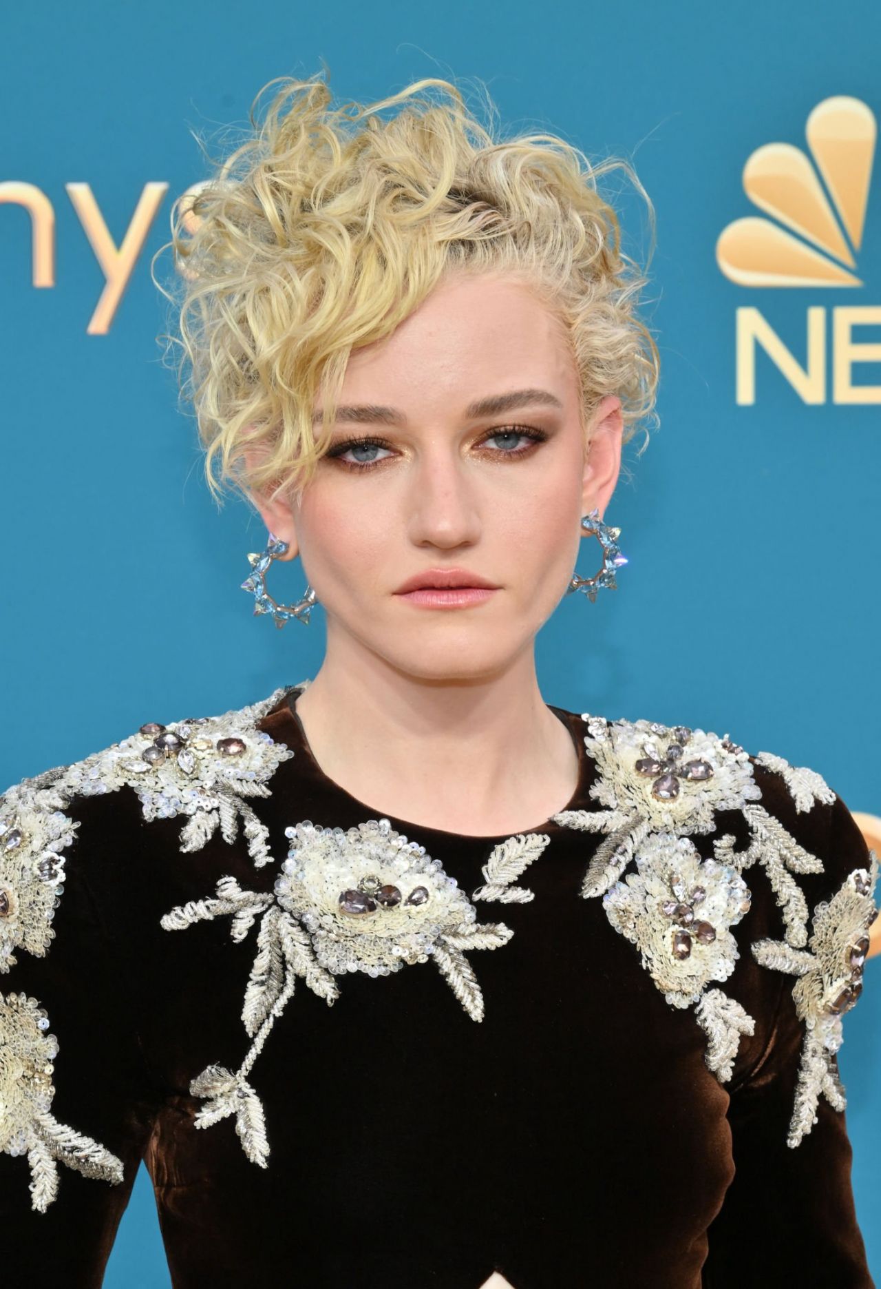 Julia Garner – Emmy Awards 2022 Red Carpet • CelebMafia