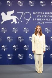 Julianne Moore - Jury Photocall at the 79th Venice International Film Festival 08/31/2022
