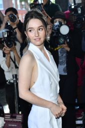 Kaitlyn Dever   Michael Kors Show at NYFW 09 14 2022   - 52