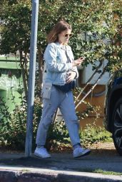 Kate Mara in Casual outfit in Los Angeles 09 19 2022   - 2