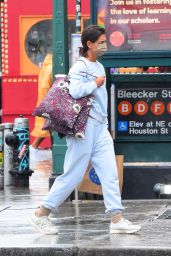Katie Holmes in Comfy Outfit in New York 09/06/2022