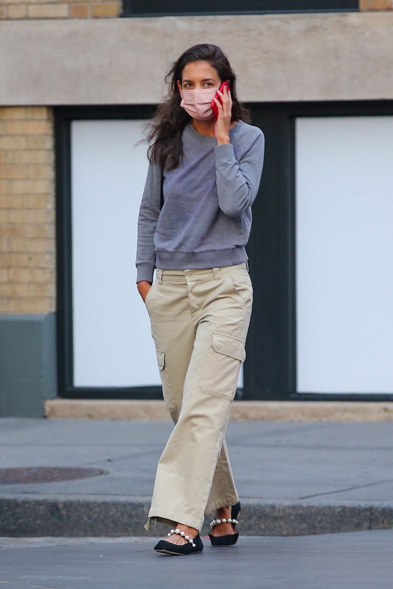 Katie Holmes Street Style - New York 09/12/2022 • CelebMafia