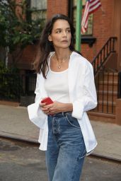 Katie Holmes Wearing Jeans and Multiple BaubleBar Necklaces 09/05/2022