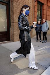 Kendall Jenner - Out in New York City 09/23/2022