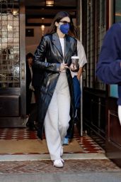 Kendall Jenner - Out in New York City 09/23/2022