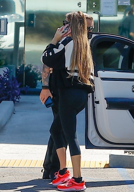 Khloé Kardashian at a Studio in Los Angeles 09/29/2022