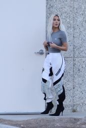 Kim Kardashian in Tight Top - Los Angeles 09/05/2022