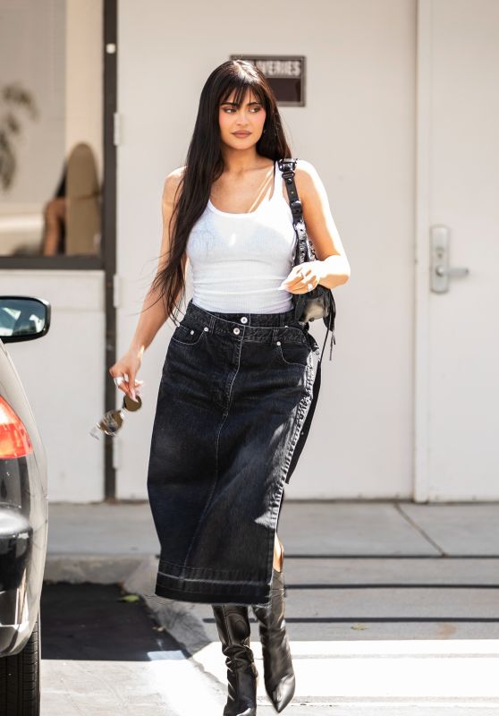 Kylie Jenner Street Style 09 14 2022   - 38