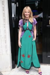Kylie Minogue - Arriving at the BBC Radio Studios in London 07/11/2022