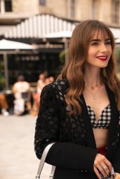 Lily Collins 09/29/2022