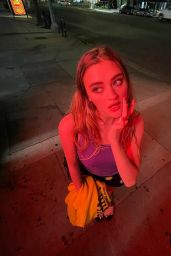 Lizzy Greene 09 25 2022   - 39