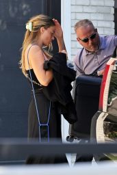 Margot Robbie   Leaving Cara Delevingne s House in LA 09 12 2022   - 51