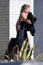 Margot Robbie   Leaving Cara Delevingne s House in LA 09 12 2022   - 46