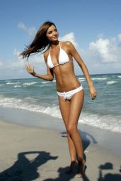 Miranda Kerr in a White Bikini on South Beach Miami 11 14 2008   - 41