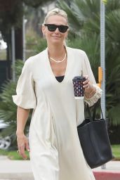 Molly Sims - Out in Santa Monica 09/15/2022