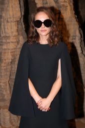 Natalie Portman - Christian Dior Fashion Show in Paris 09/27/2022