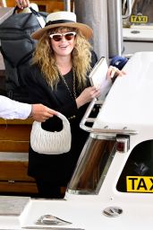 Natasha Lyonne   Out in Venice 09 03 2022   - 84