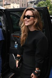 Olivia Wilde - Out in New York City 09/19/2022