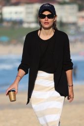 Phoebe Tonkin in a Bikini - Beach in Sydney 09/25/2022