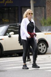 Rebel Wilson - Out in New York 09/07/2022