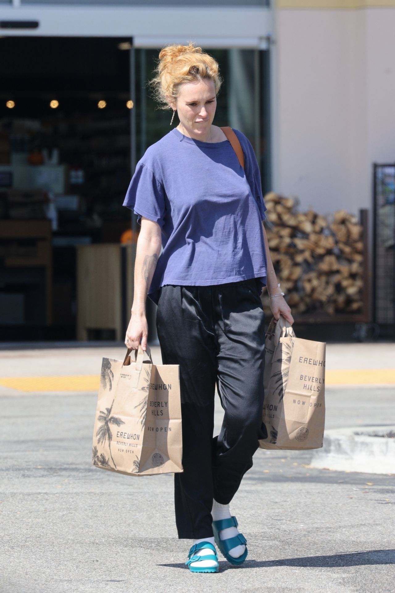 Rumer Willis at Erewhon Market in LA 09/17/2022 • CelebMafia