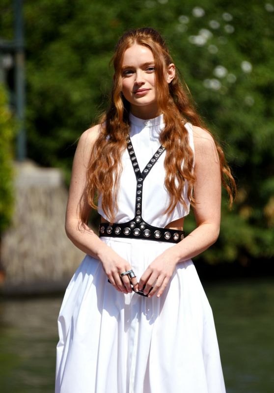 Sadie Sink - "The Whale" Photocall in Venice 09/03/2022