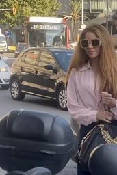 Shakira   Out in Barcelona 09 15 2022   - 22