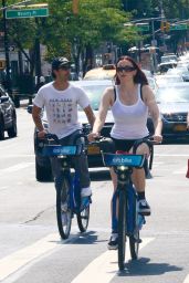 Sophie Turner and Joe Jonas Bike Ride Around Manhattan’s Downtown Area 09/05/2022