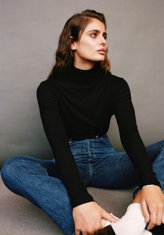 Taylor Hill   AG Jeans Fall Campaign 2022   - 99